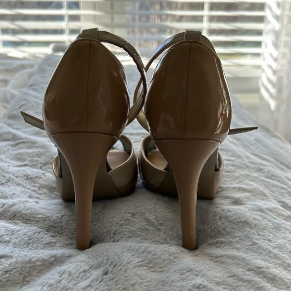 GUESS HEELS - Picture 2 of 4